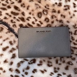 Michael Kors wrist wallet BRAND NEW NEVER USED